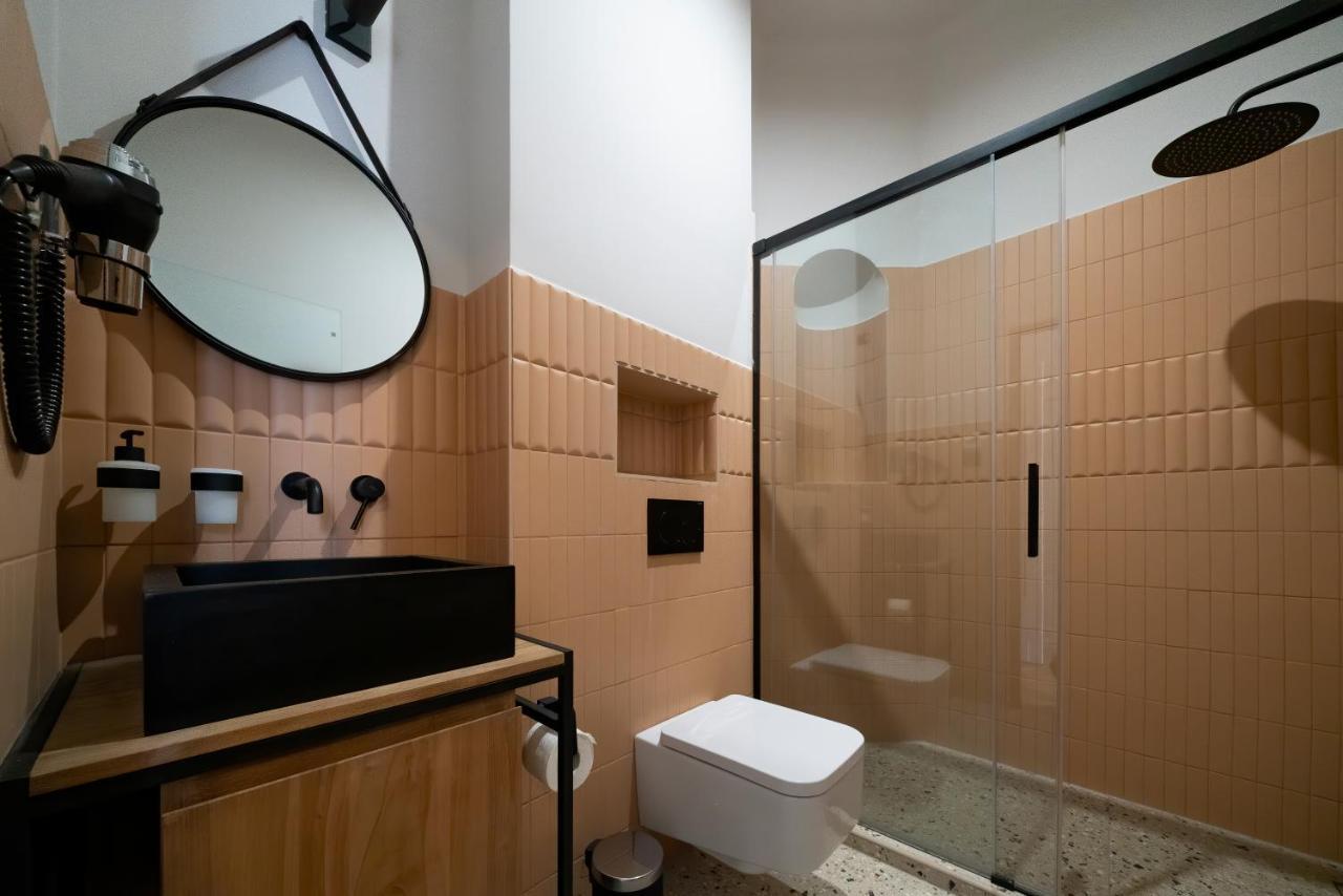 Nest Hotell Győr Exteriör bild