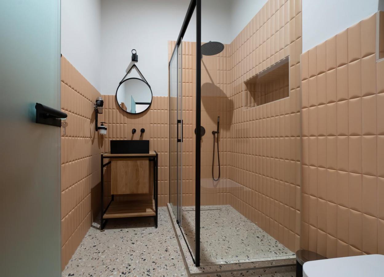 Nest Hotell Győr Exteriör bild