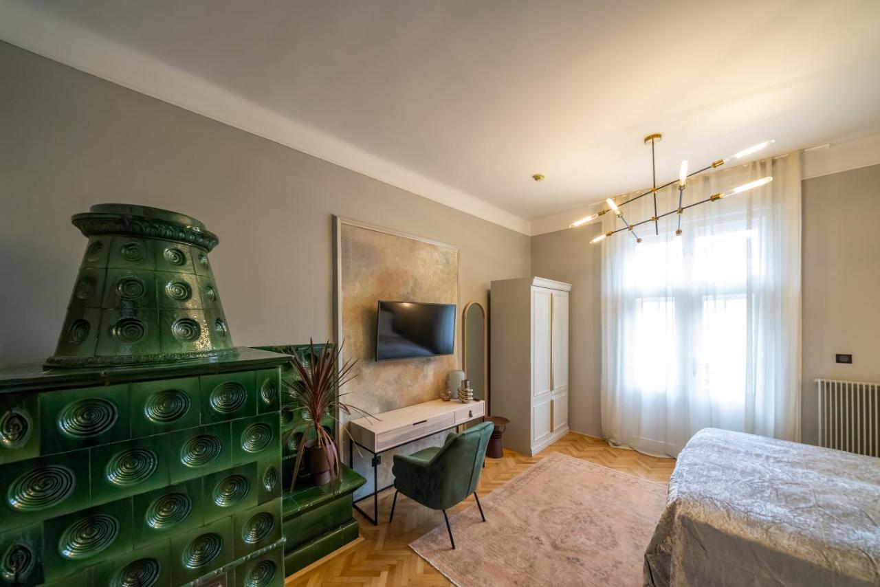 Nest Hotell Győr Exteriör bild