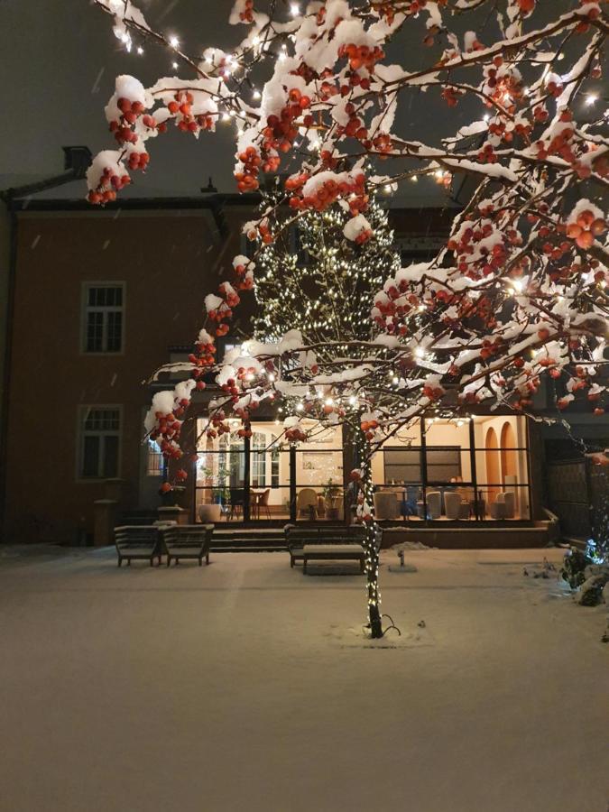 Nest Hotell Győr Exteriör bild