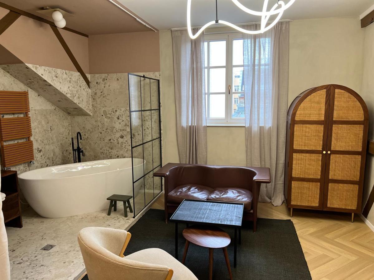Nest Hotell Győr Exteriör bild