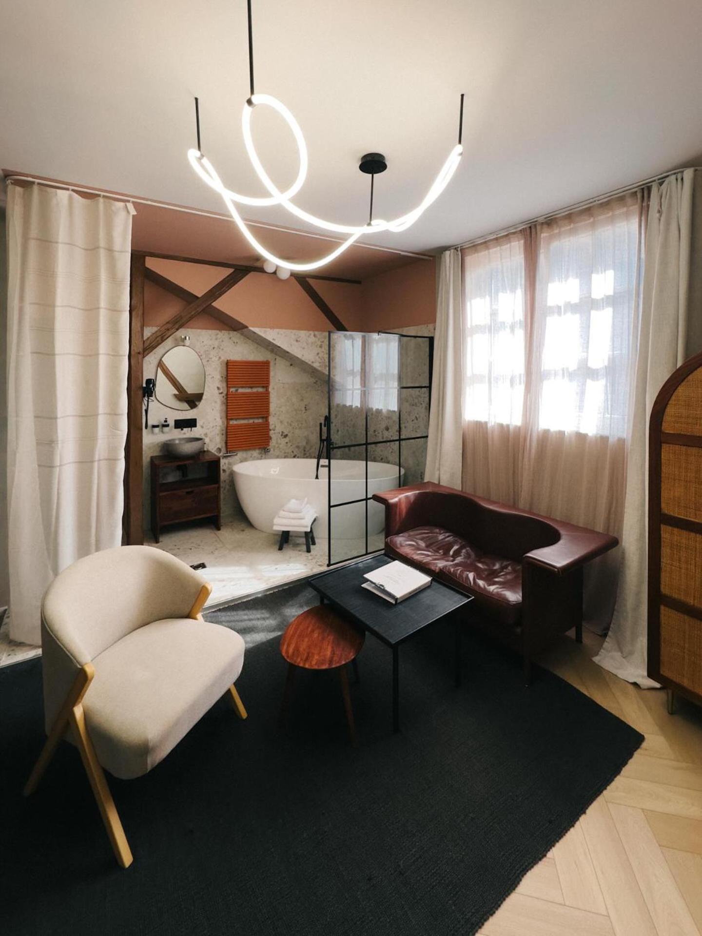 Nest Hotell Győr Exteriör bild